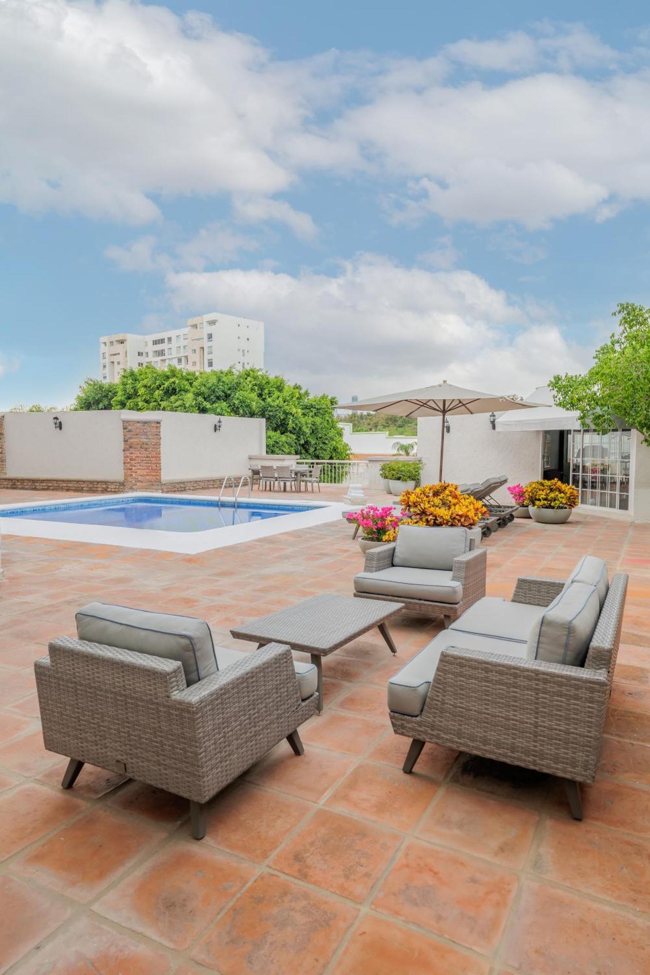 Hotel Suites Mexico Plaza Leon Campestre Exterior photo