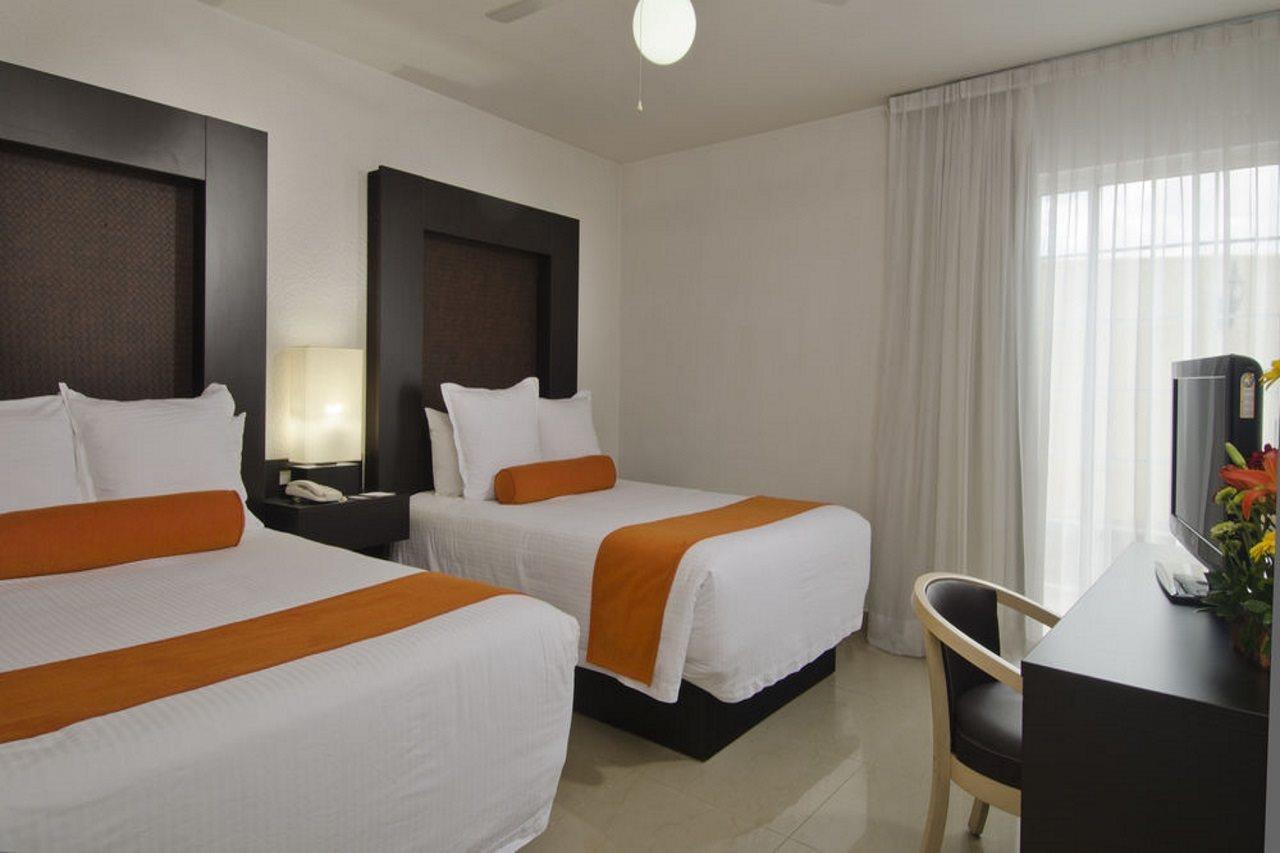 Hotel Suites Mexico Plaza Leon Campestre Exterior photo