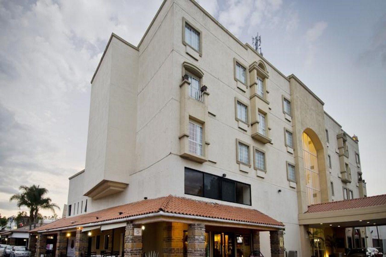 Hotel Suites Mexico Plaza Leon Campestre Exterior photo